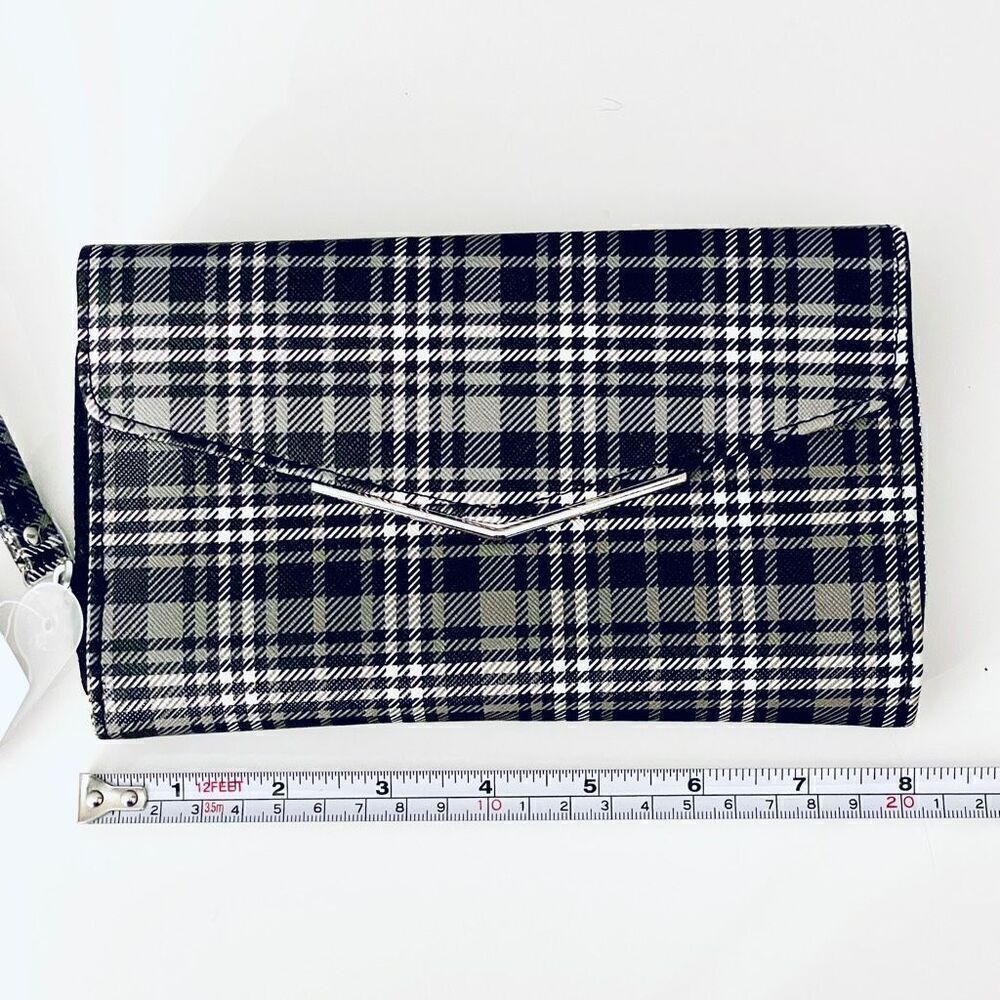NWT Time & Tru Super Organizer Grey, White  & Black Plaid Bulk Clutch Wallet